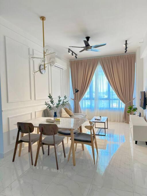 Netflix Two Bedroom Troika Kota Bharu Homestay 118 Luaran gambar